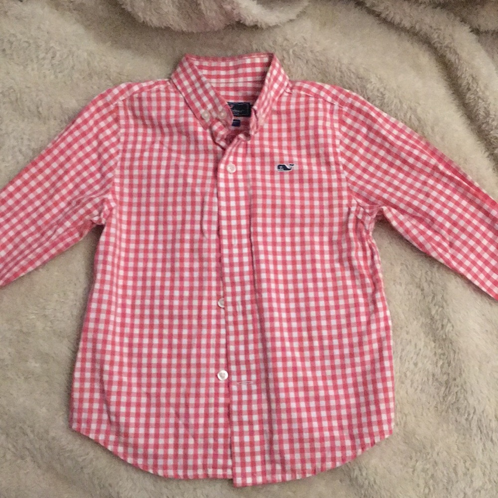 Junior Vineyard vines button down shirt.